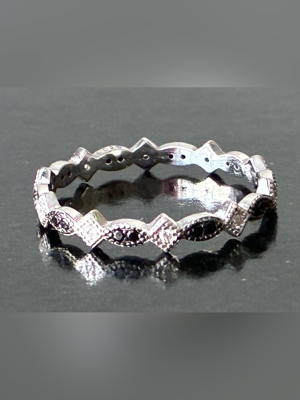 Sterling Silver Geometric Pattern Stackable Ring - Sz 8